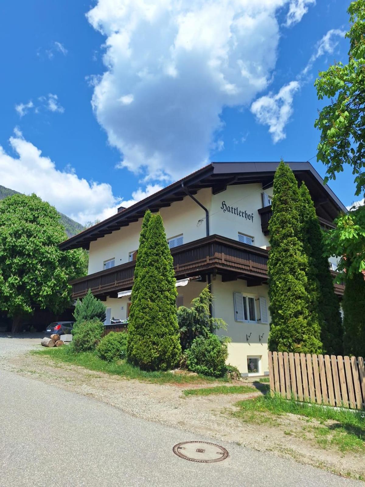 Garni Hattlerhof B&B Brunico Esterno foto